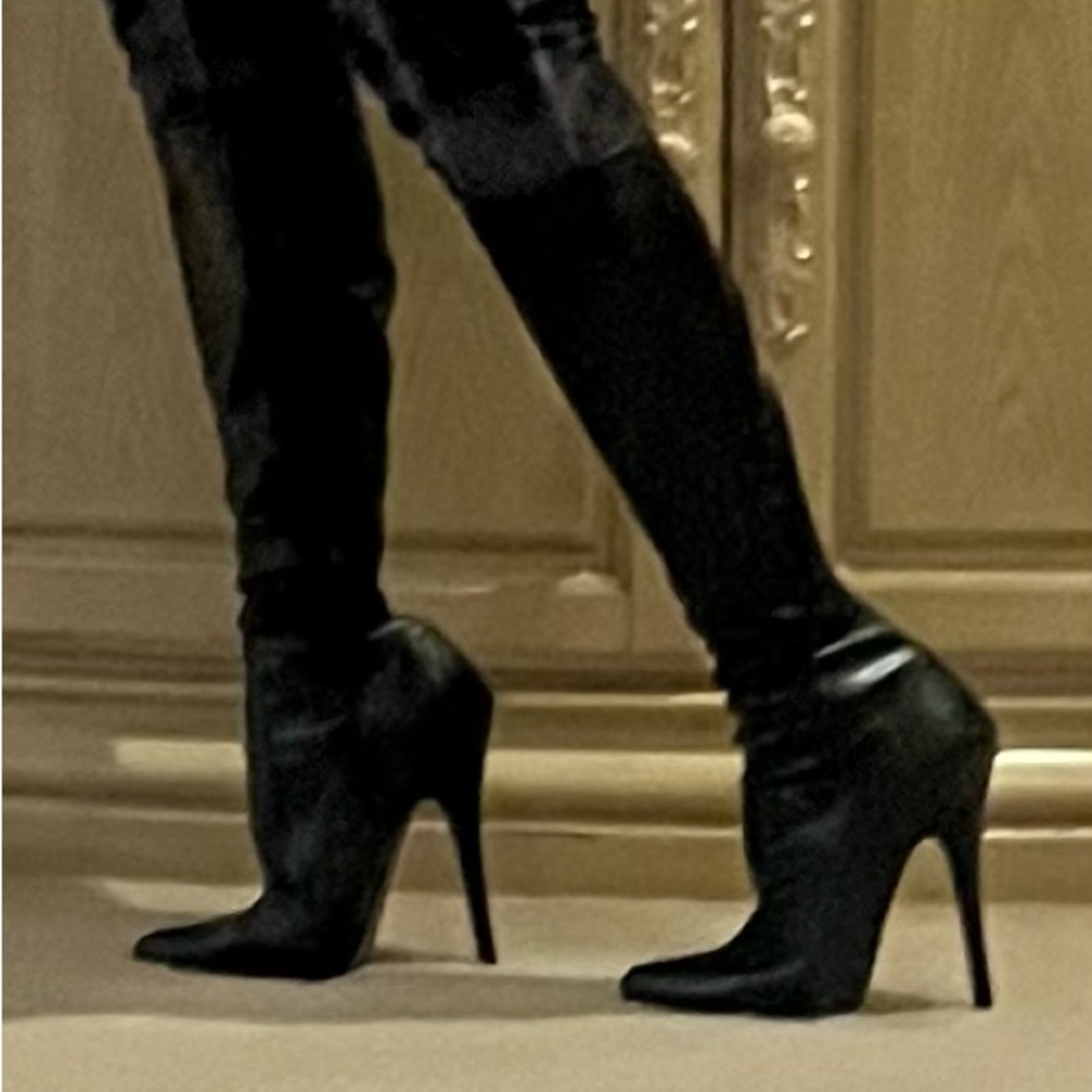 🔥♥️ New Black Pleather Knee High Boots